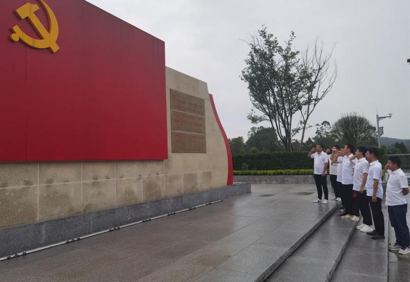 凯时AG建设党支部发展“党建引领聚合力 服膺初心谋发展”主题党日活动 (2)_800-550